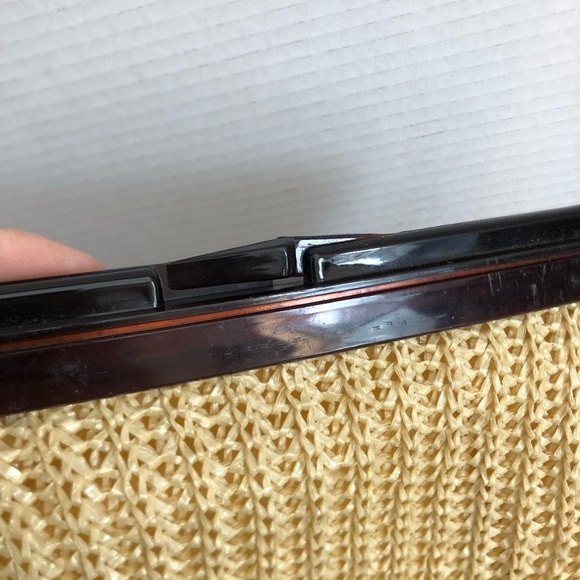 Vtg Tan Woven Clutch with Kiss Lock - Picture 5 of 11